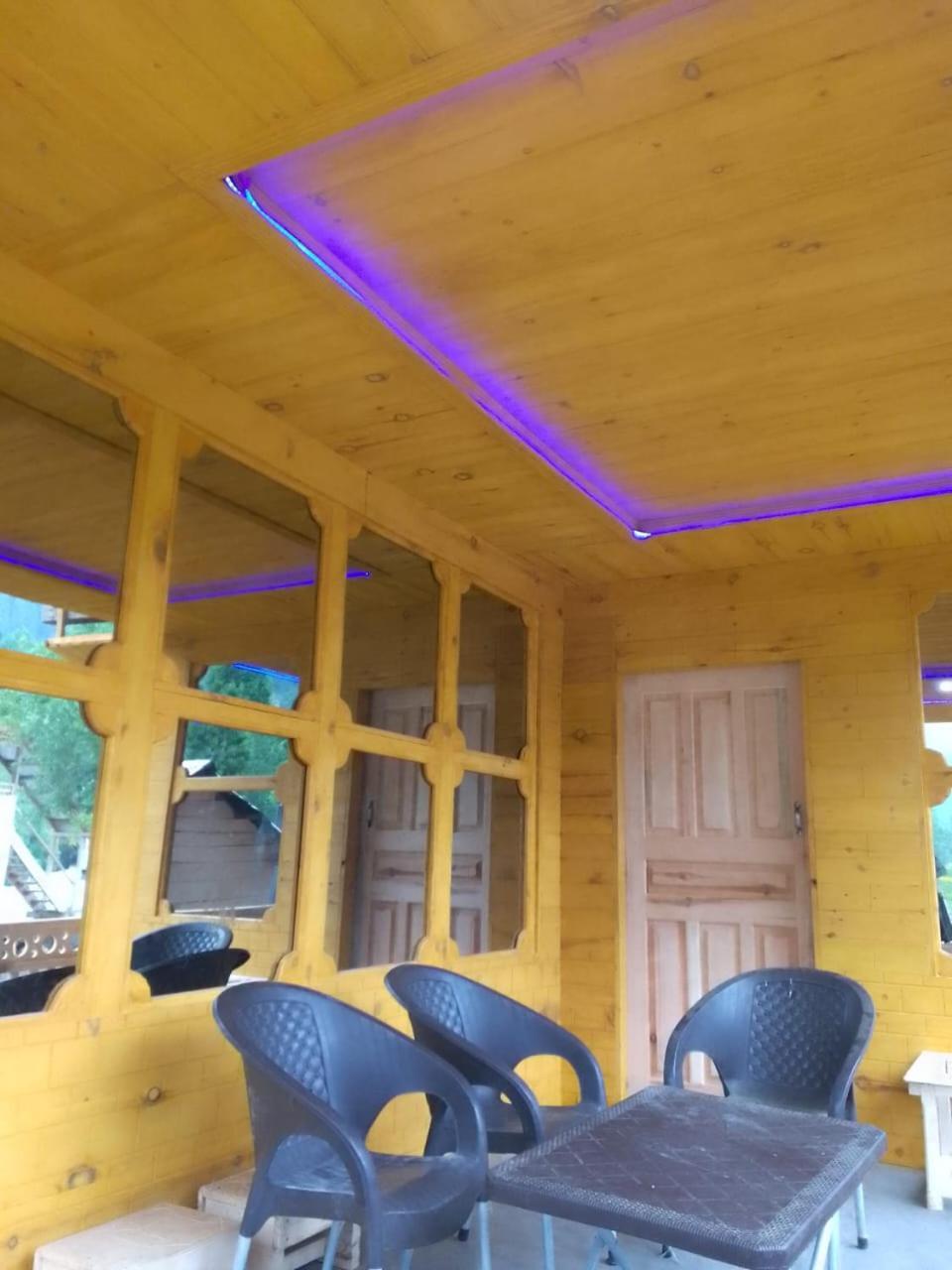 Riverbank Hotel Taobut Neelum Valley Azad Kashmir Taobat Extérieur photo